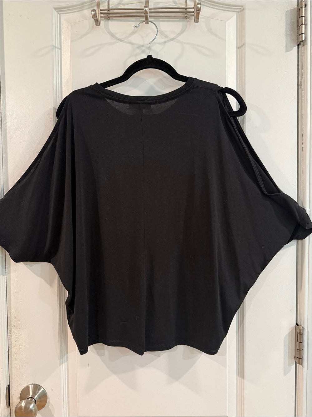 Express Black Cold-Shoulder Short Sleeve Top - Picture 2 of 3